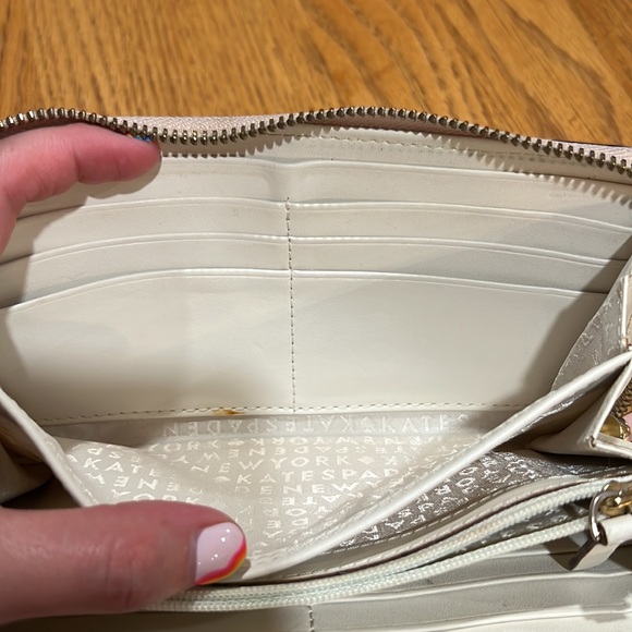 KATE SPADE | Baby Pink Full Zip Wallet - Picture 6 of 11